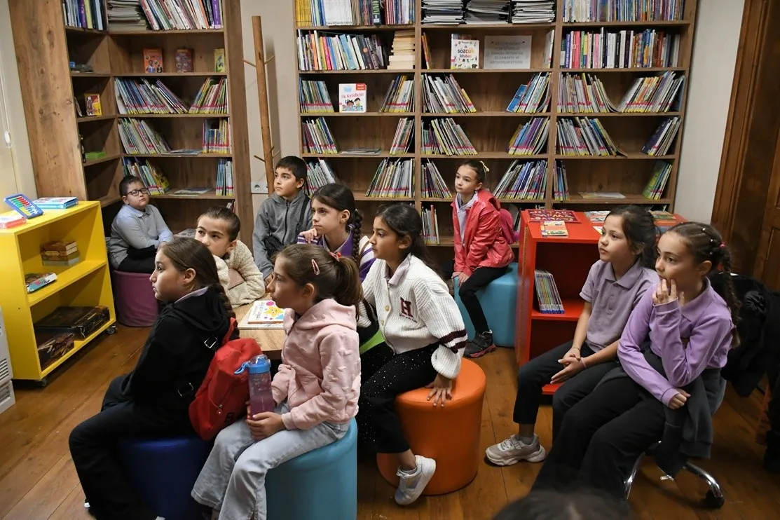 Söke’den gelen minik öğrenciler kütüphaneyle ilk kez tanıştı