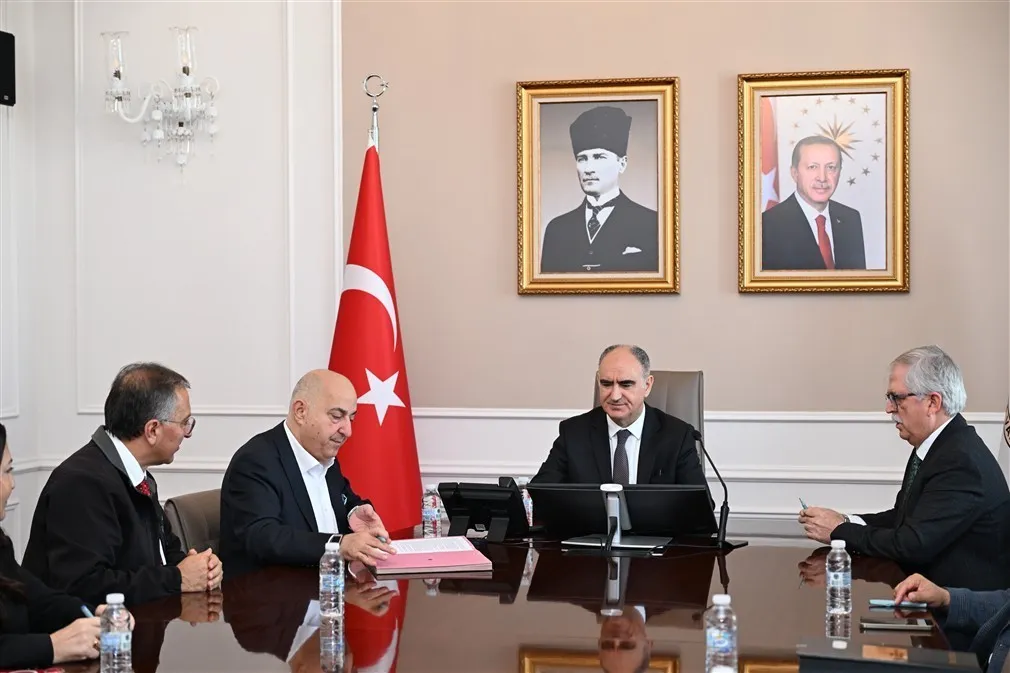 Manisa'da hayırseverlik rüzgarı: Uncubozköy'e modern bir külliye kazandırılıyor
