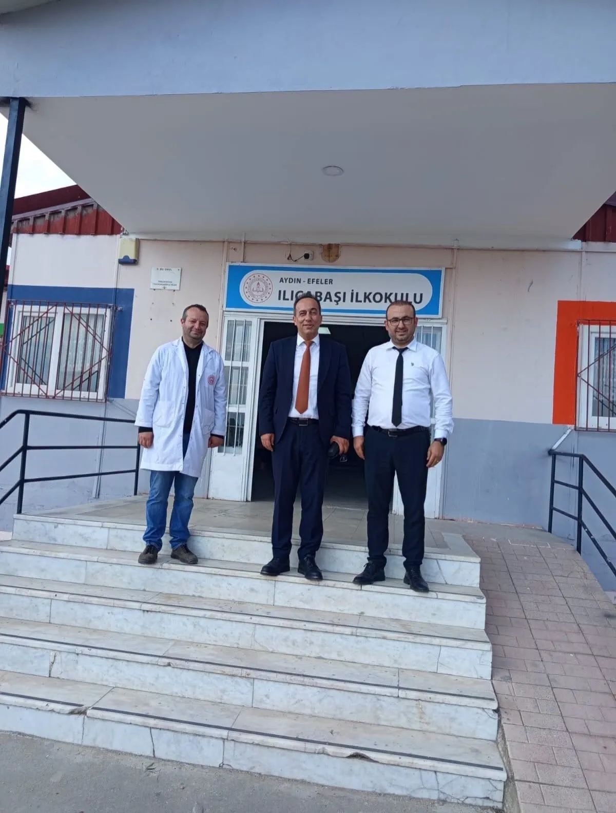 Müdür Çomruk okul bahçesinde çocuk oldu: Eğitimde oyunun gücünü vurguladı