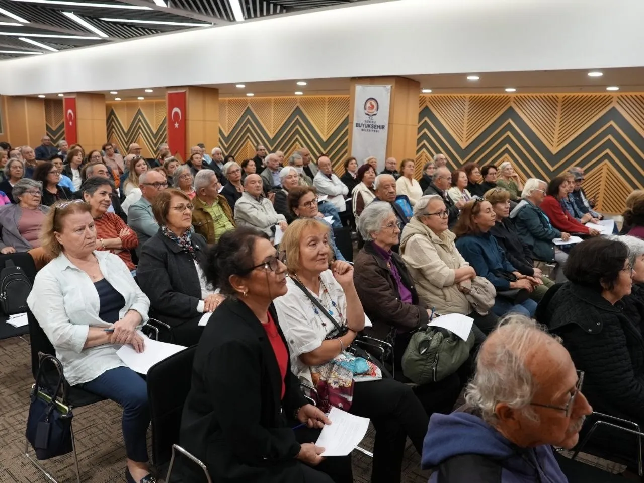 Dijital dünyada güvenli adımlar: Denizli'de büyükler için seferberlik