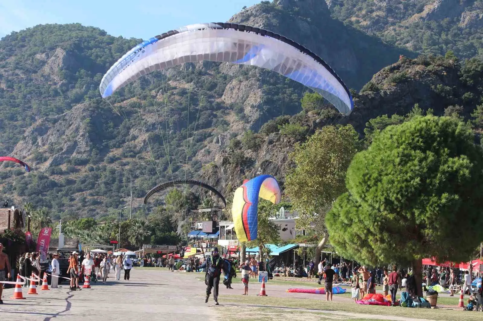 Gökyüzünde adrenalin dolu günler: Fethiye’nin hava şöleni başladı