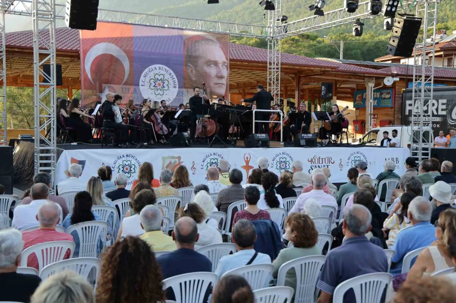 Akyaka’da vefa rüzgarı: Kültür elçileri müzikle yad edildi