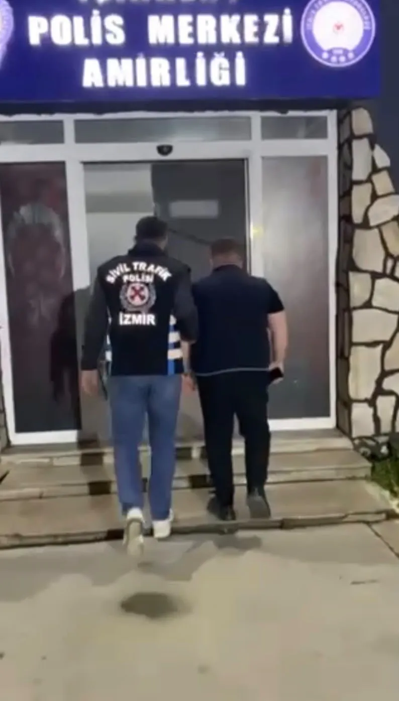 İzmir trafiğinde tehlikeli şov: Faturası ağır oldu