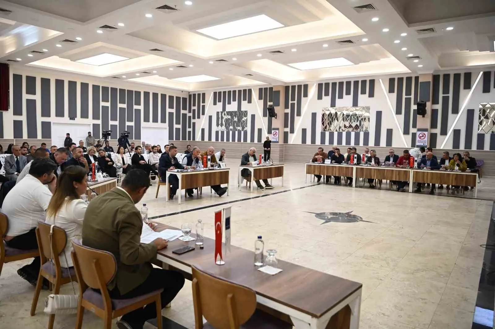 Kuşadası’nda 2027 bütçesi onaylandı: Borçsuz ve dengeli bir mali tablo