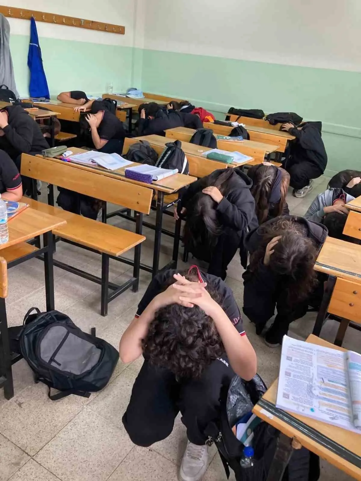 Efeler’de afet bilinci dersi: Gençler olası risklere karşı hazır