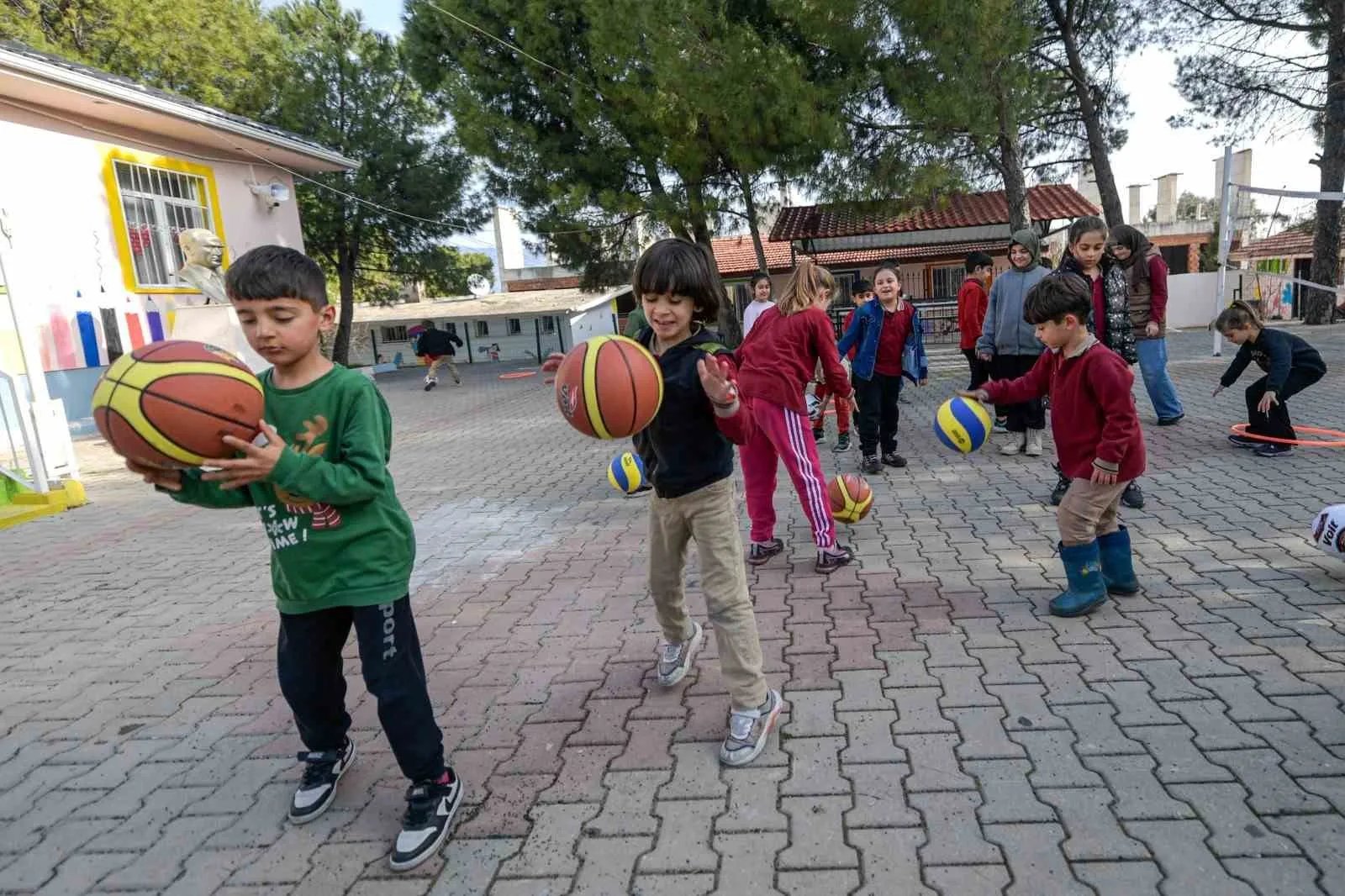 İzmirli öğrencilere dev spor yatırımı: 1550 okulda hareketli yaşam dönemi