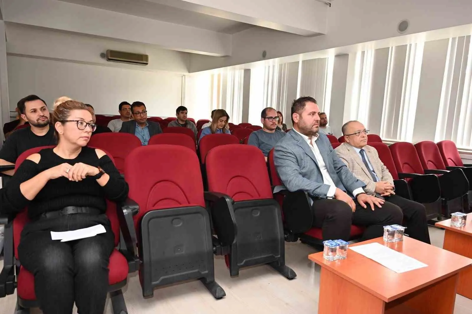 Denizli’de süt üreticisine dev destek: Hijyen standartları yeniden belirleniyor