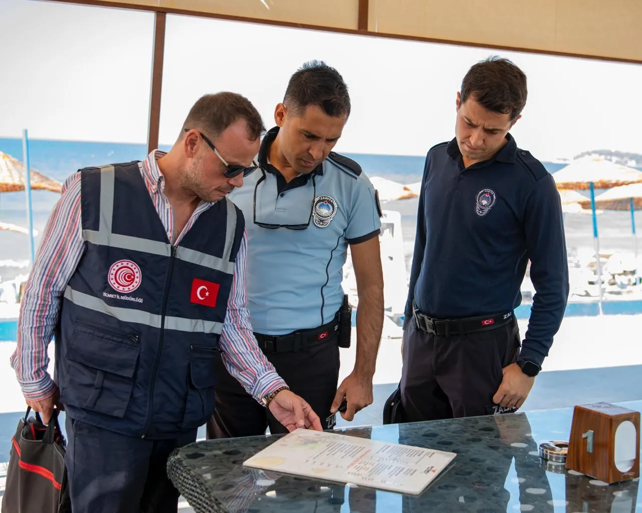 Kuşadası esnafına fiyat etiketi denetimi: Kurallara uymayanlara ceza kesildi