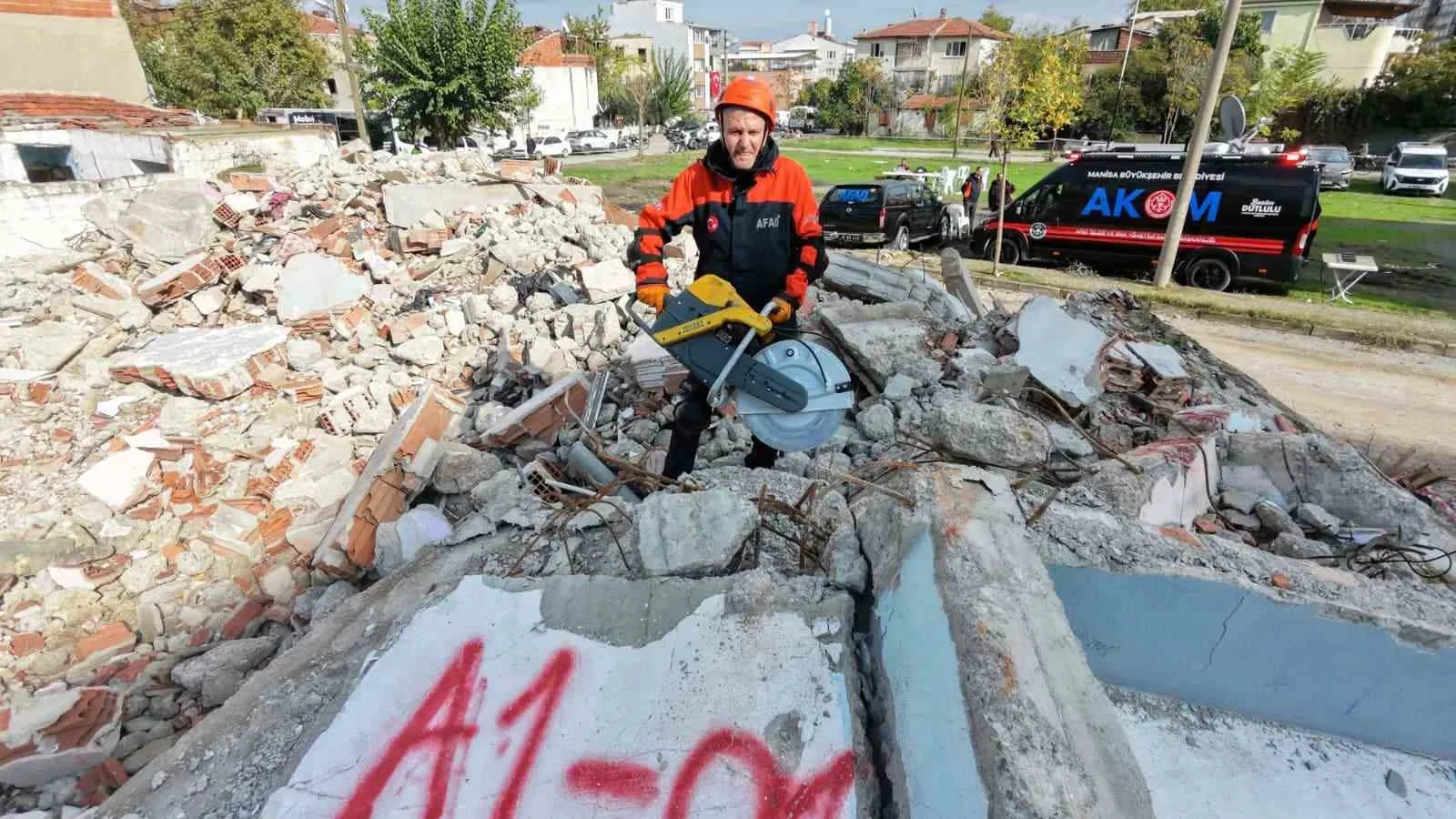 İzmir depreminin yıl dönümünde dev tatbikat: 3 il tek yürek oldu