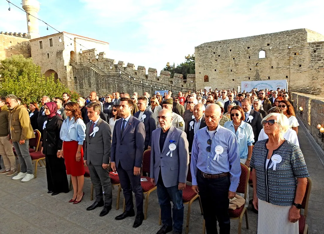 Çeşme’de kitaplar geleceğe ışık tutuyor: 5. sezon heyecanı kalede başladı
