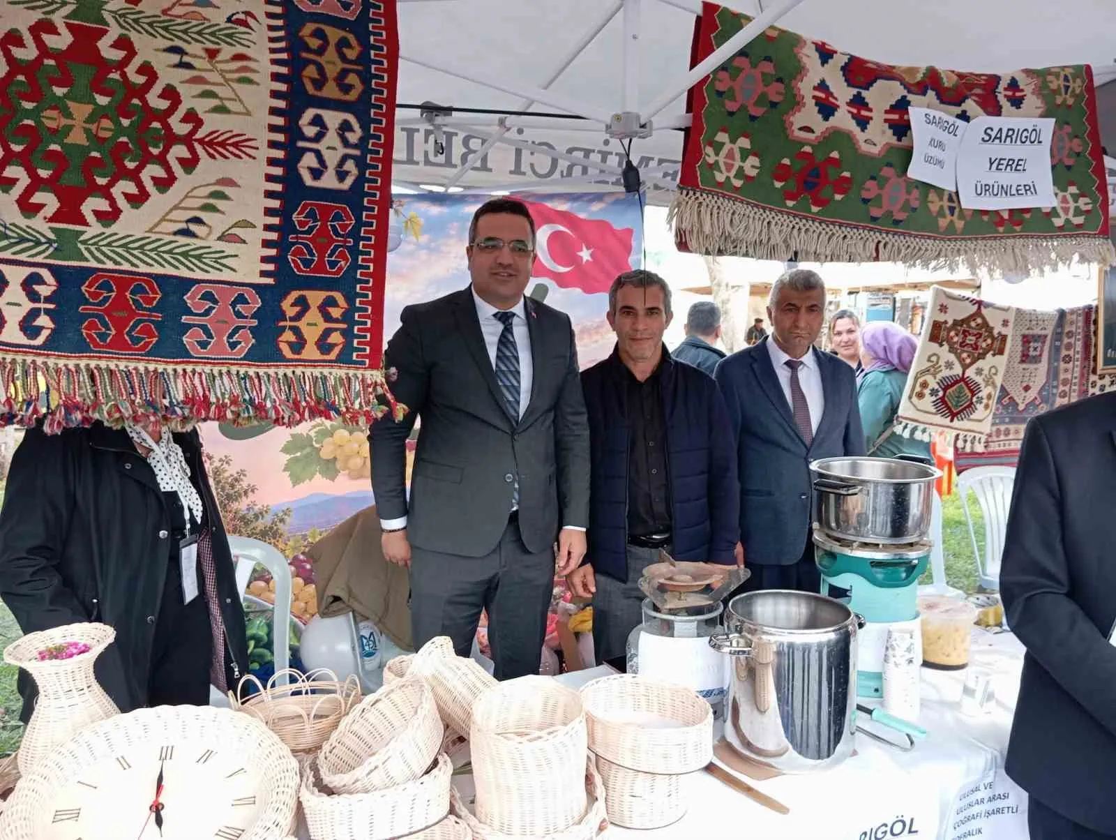 Sarıgöl’ün geleneksel lezzetleri İzmir’de büyük beğeni topladı