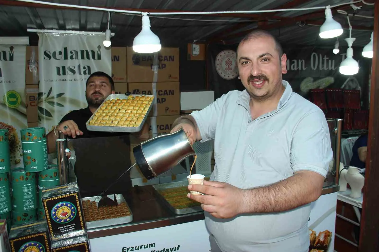 İzmir’de Erzurum sofrası kuruldu: Cağ kebabına Ege’den tam not