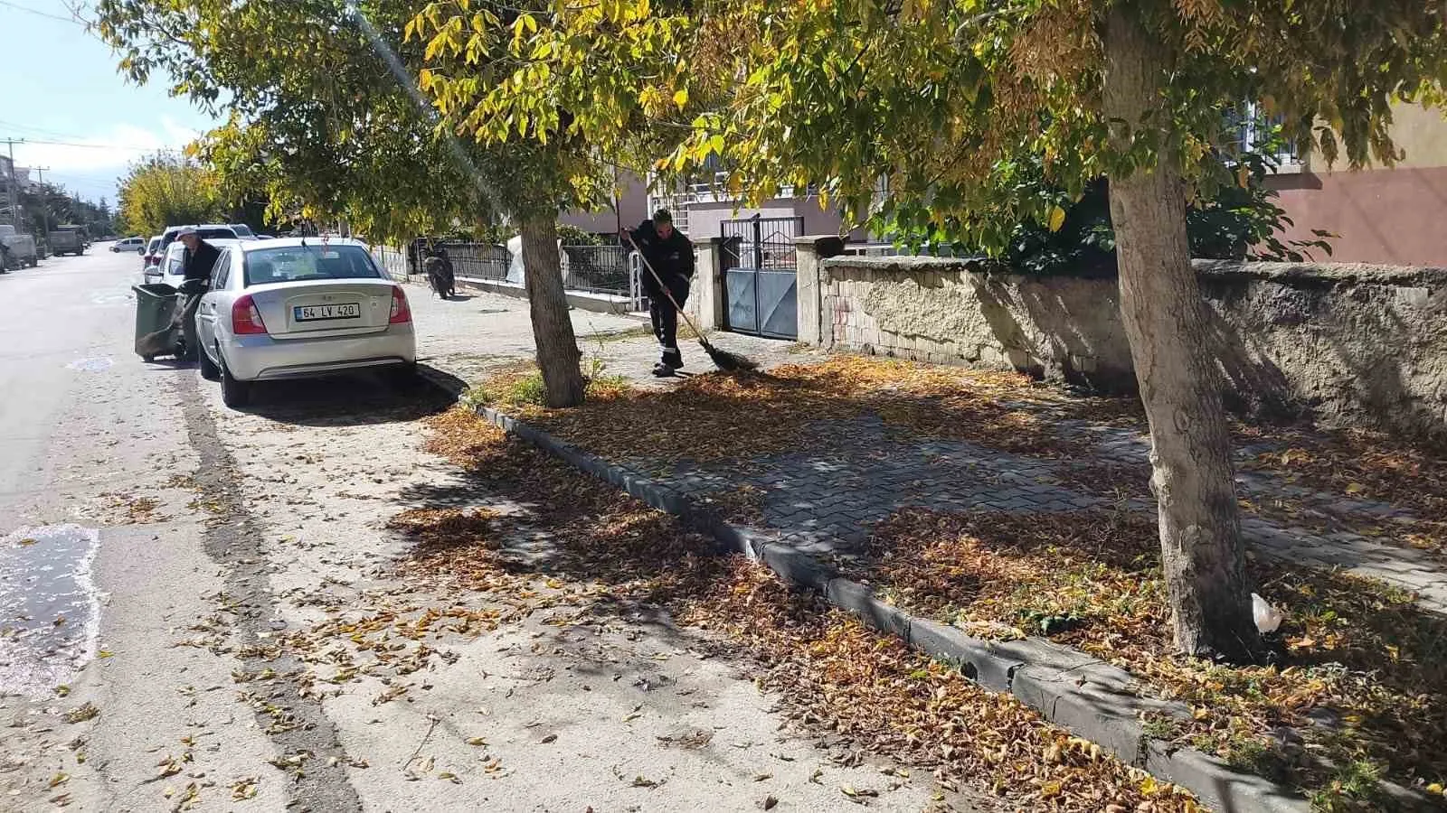 Bolvadin’de temizlik mesaisi Yeni Mahalle’ye taşındı