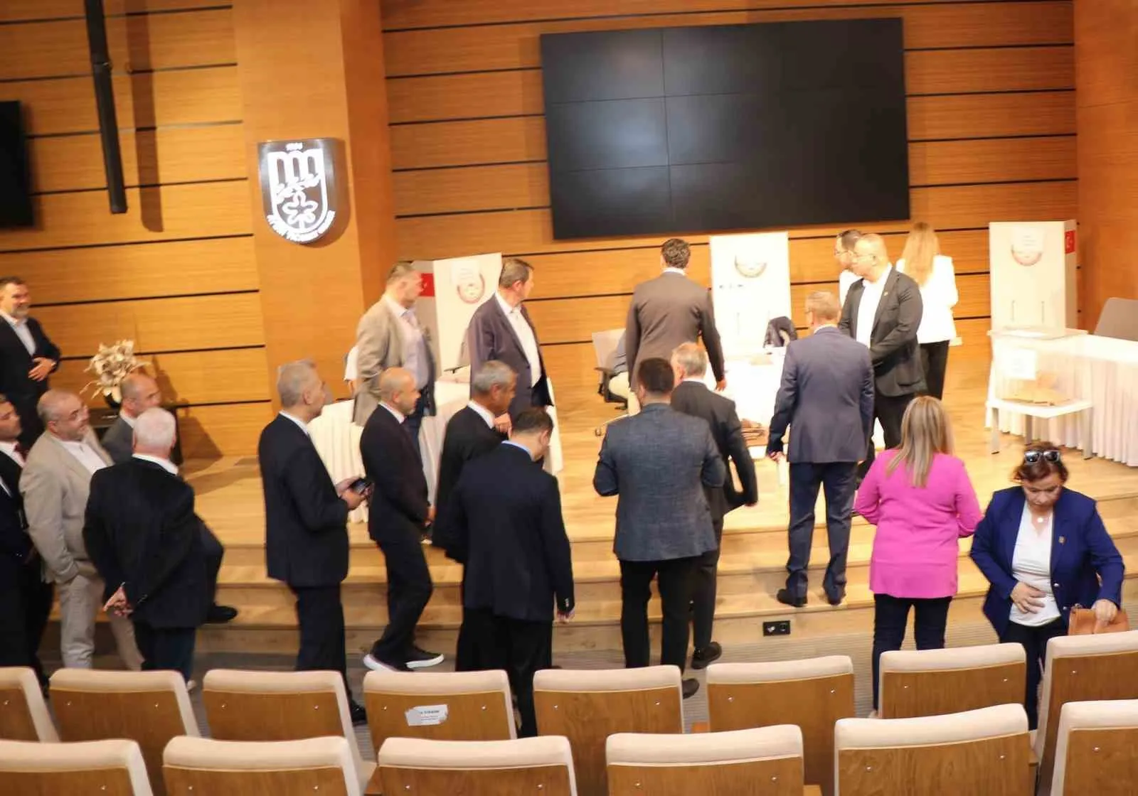 Aydın iş dünyasında yeni dönem: Hakan Ülken güven tazeledi