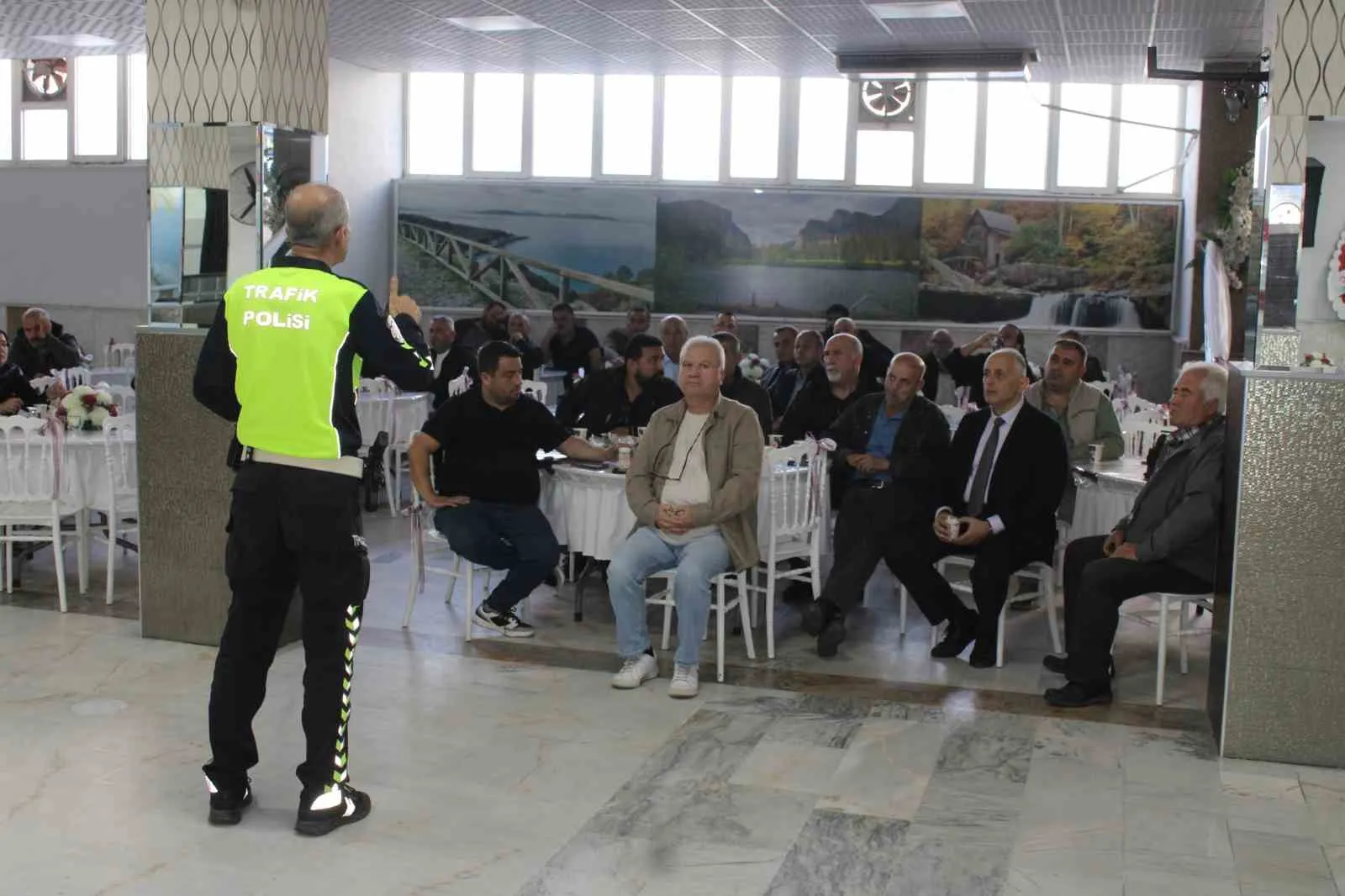 Aydın'da servis koltuğunda güvenlik mesaisi: Şoförlere trafik seferberliği