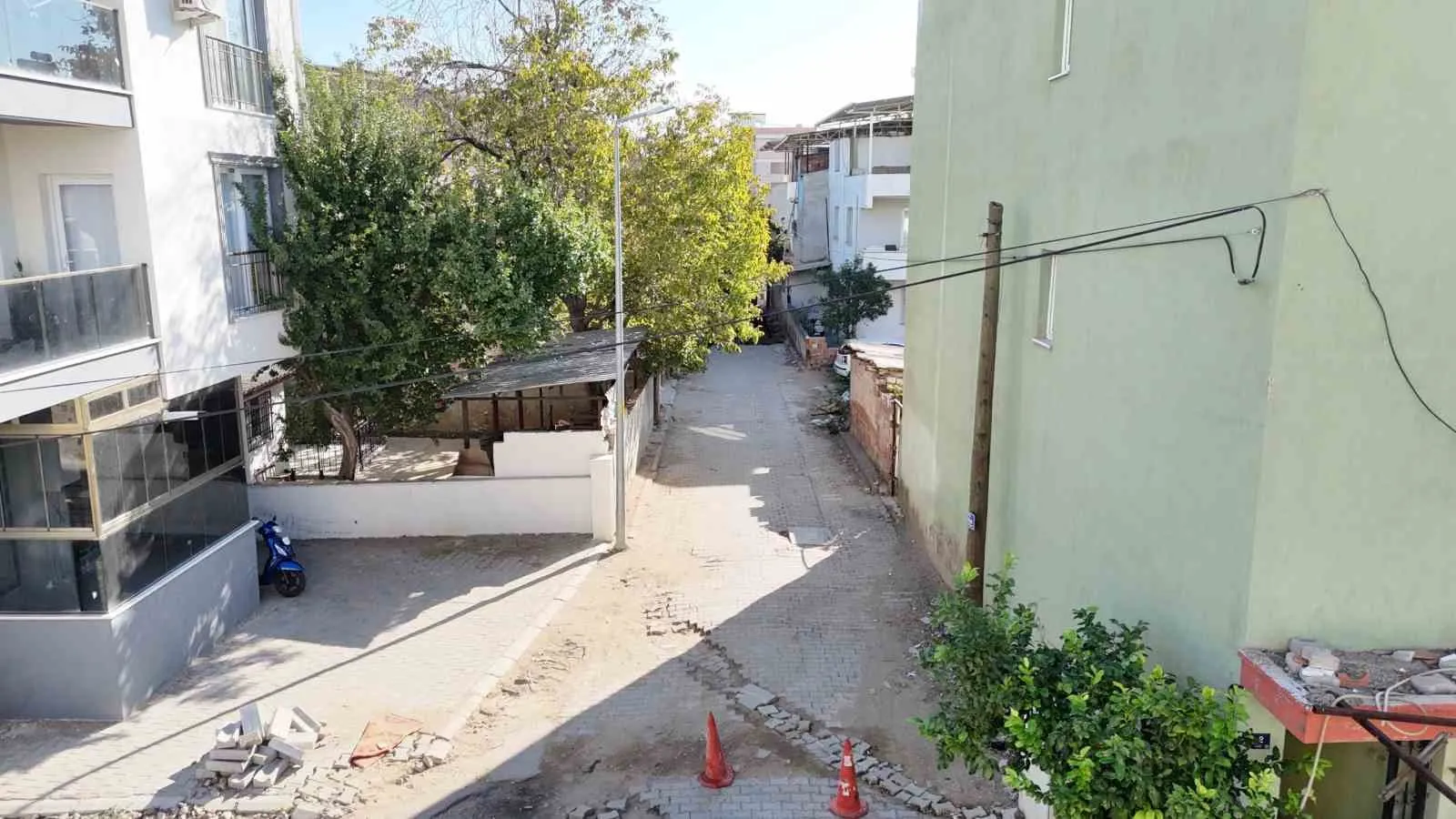 Nazilli'de kronikleşen yol sorununa neşter: Yeşil Mahalle'de hummalı çalışma