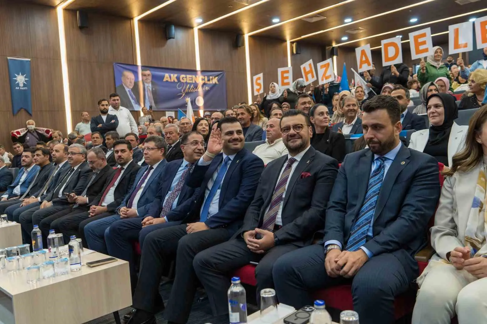 AK Partili İnan’dan Manisa’da zehir zemberek sözler: "Yeni yalanlar partisi"