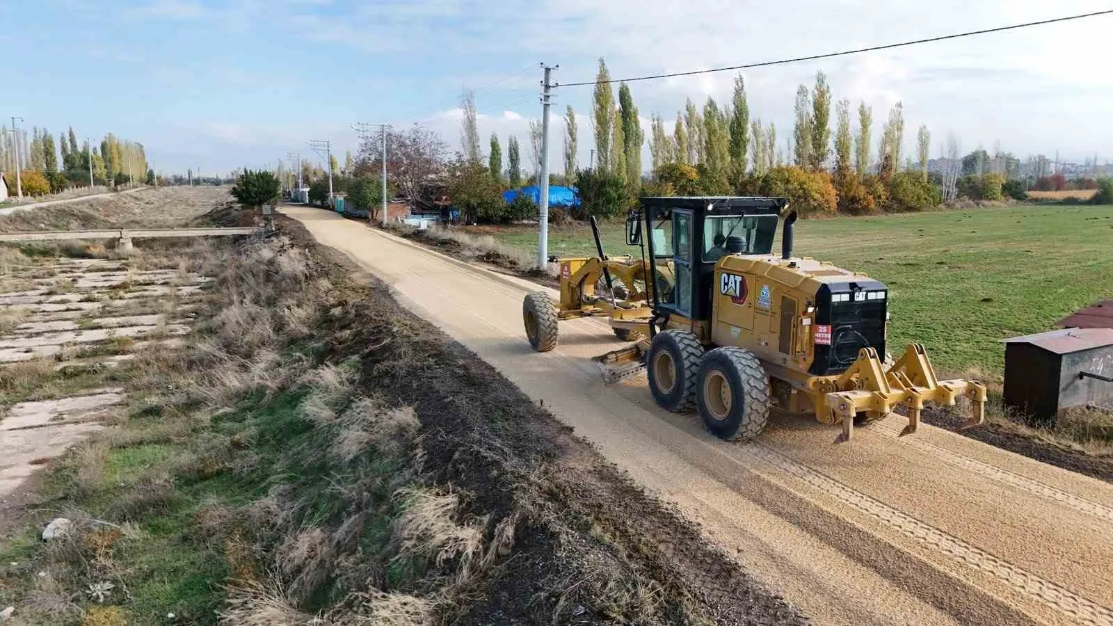 Bolvadin'de çamurlu yollar tarih oluyor: Erkmen Mahallesi'nde dönüşüm başladı
