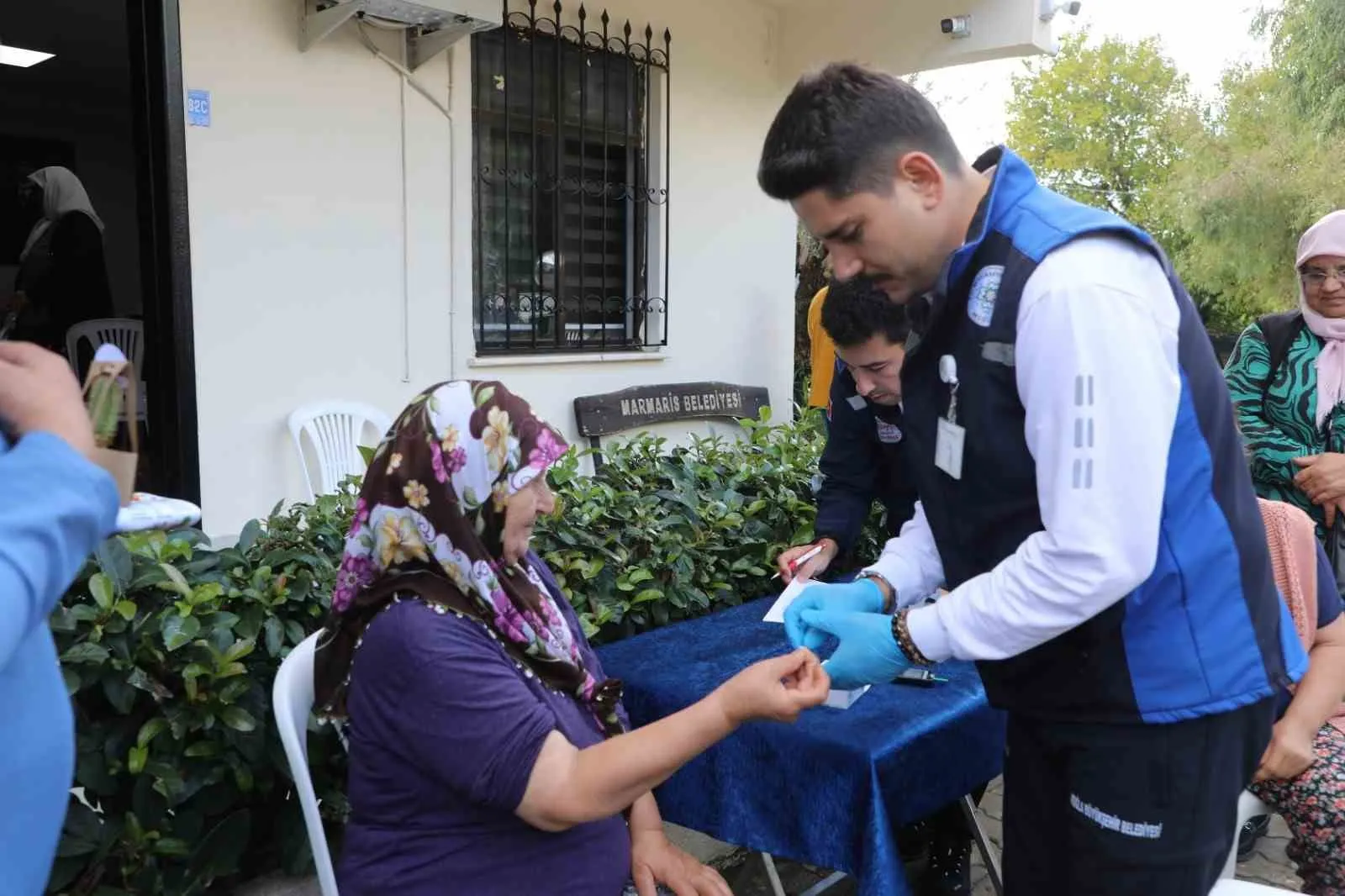 Marmaris’te sağlık eğitimi: Erken teşhisin önemi Hisarönü’nde anlatıldı