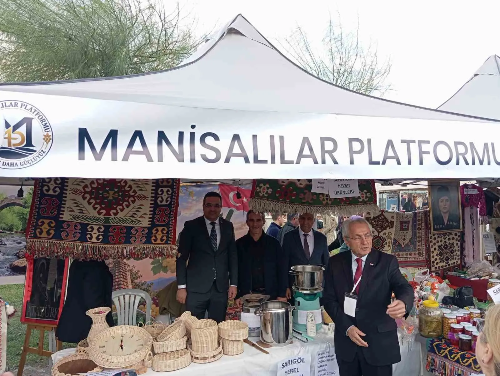 Sarıgöl’ün geleneksel lezzetleri İzmir’de büyük beğeni topladı