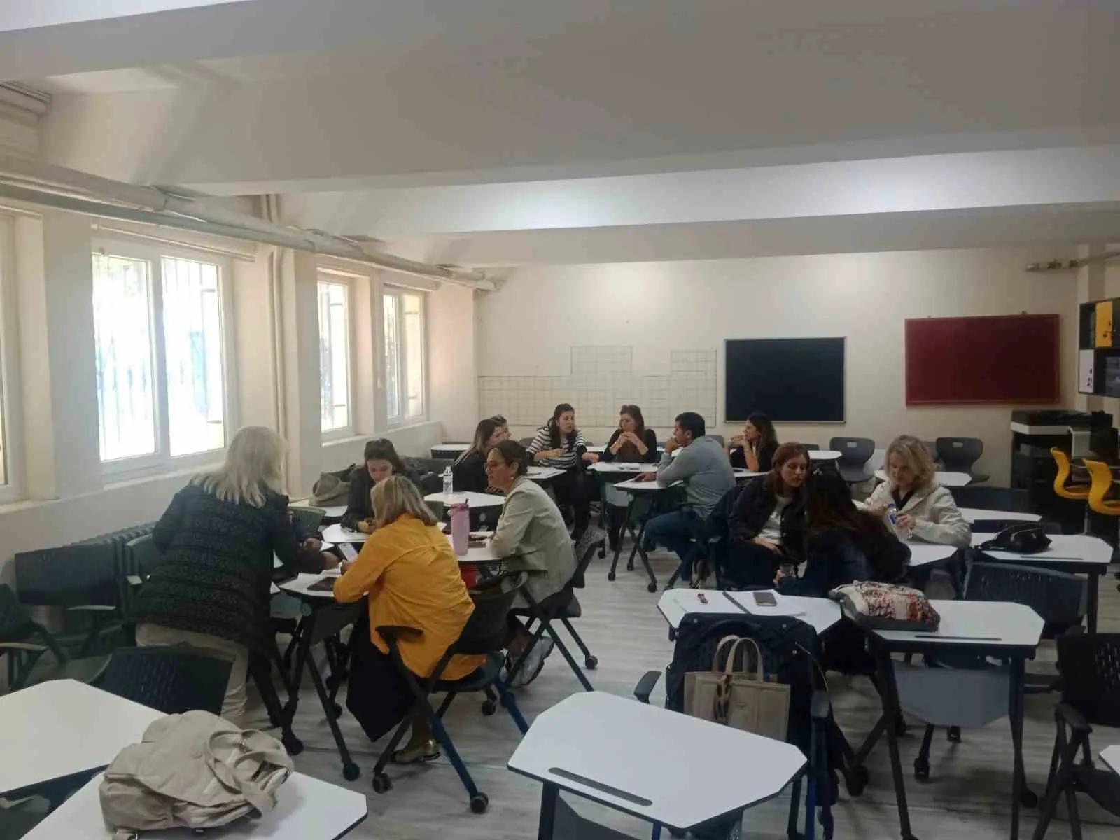 Aydınlı eğitimciler geleceğin sınıflarını tasarlıyor: STEM ile dönüşüm başladı