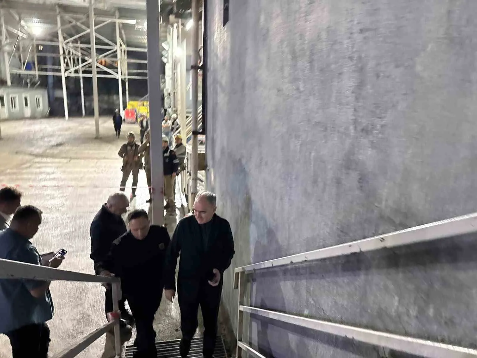 Soma'da maden ocağında acı haber: Vali Özkan'dan bölgeye çıkarma