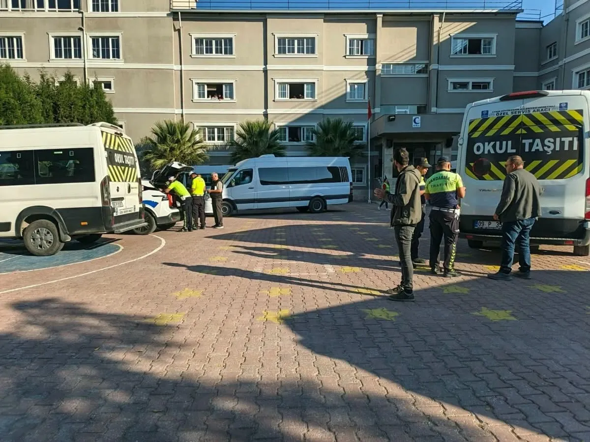 Söke’de okul yollarında sıkı takip: Servis araçları mercek altında