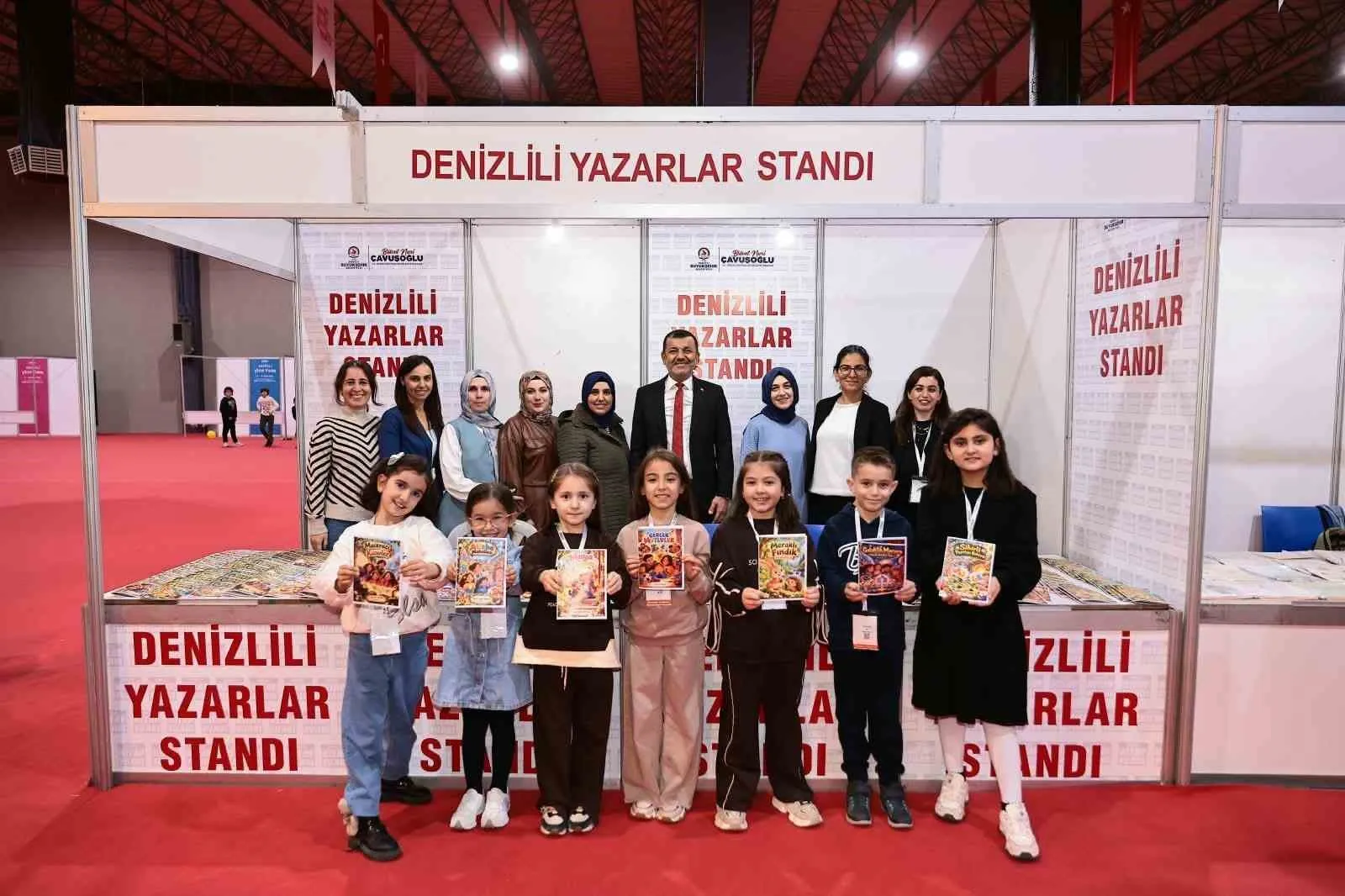 Denizli’de edebiyat rüzgarı: Türkiye’nin en büyük üçüncü kitap fuarı kapılarını açtı