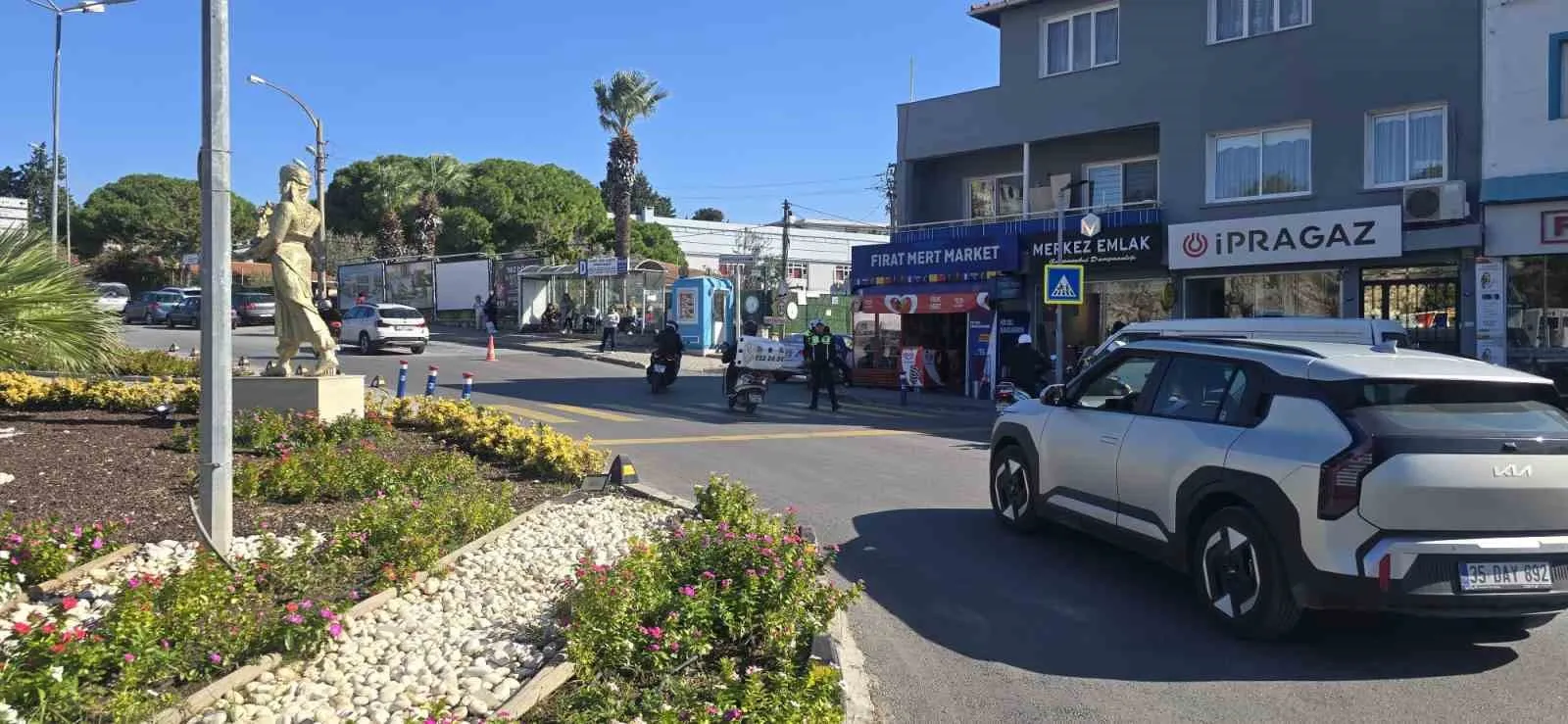 Çeşme’de yaya geçitleri mercek altında: İhlal yapan sürücülere ceza yağdı