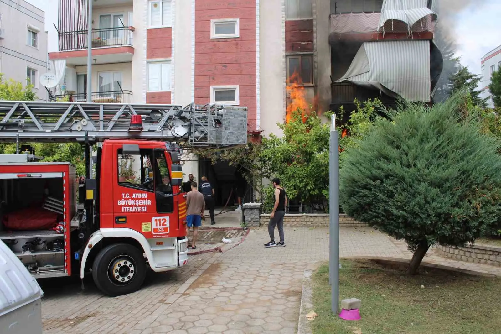Aydın'da mutfakta korku dolu anlar: Tüp parlaması faciaya ramak bıraktı