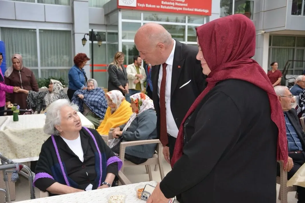 Babadağ’da gönül köprüleri kuruldu: Başkan Kumral büyüklerin neşesine ortak oldu
