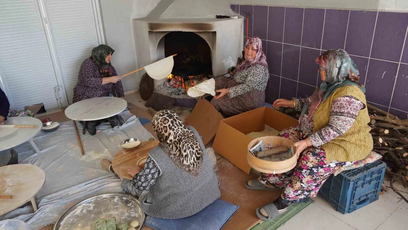 Odun ateşinde 50 yıllık sadakat: Mahalleli kadınlar Ramazan sofralarını böyle hazırlıyor