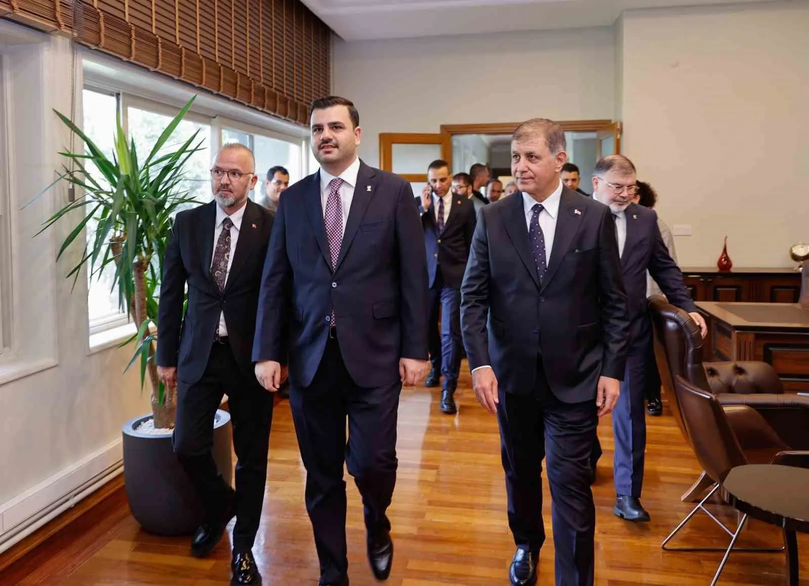 İzmir'de yeni dönem: Şato'da gerçekleşen zirveyle iş birliği mesajı verildi