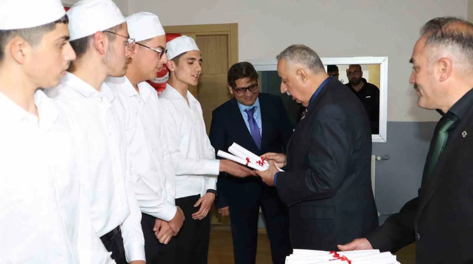 Afyonkarahisar'da hafızlık heyecanı: 146 genç ilim yolculuğunda yeni bir sayfa açtı