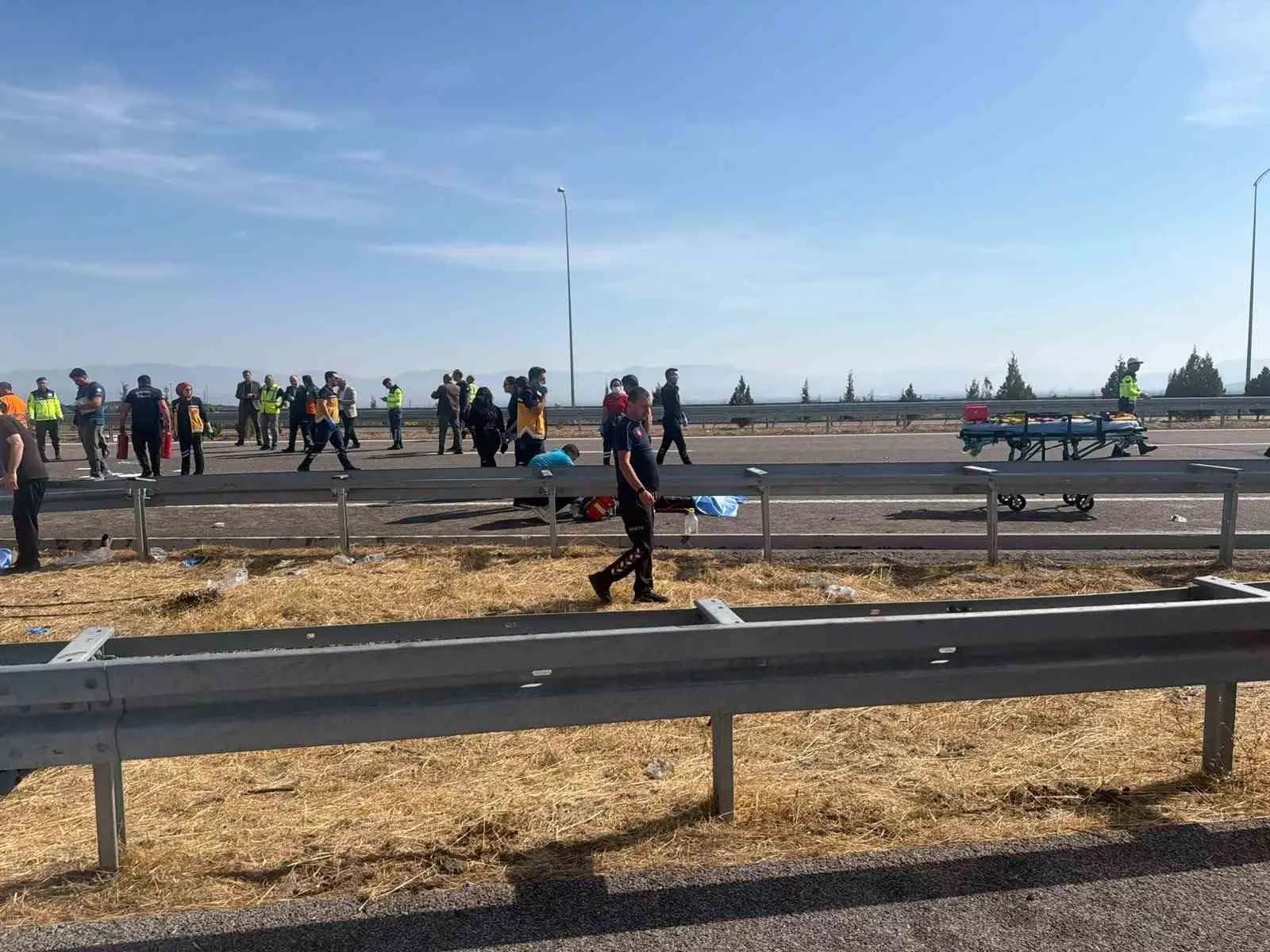 Manisa yolunda acı bilanço: Otobüs ve tır çarpıştı, 11 can kaybı