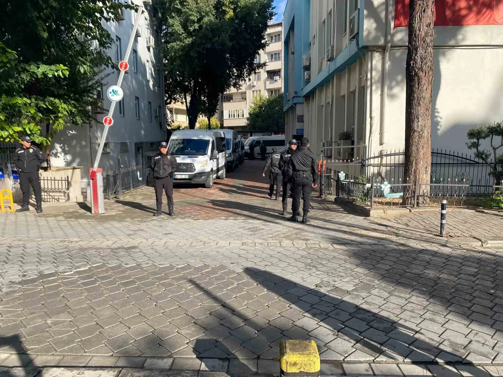 Merkezefendi Belediyesi’nde hareketli saatler: İmar operasyonunda 27 kişi gözaltında