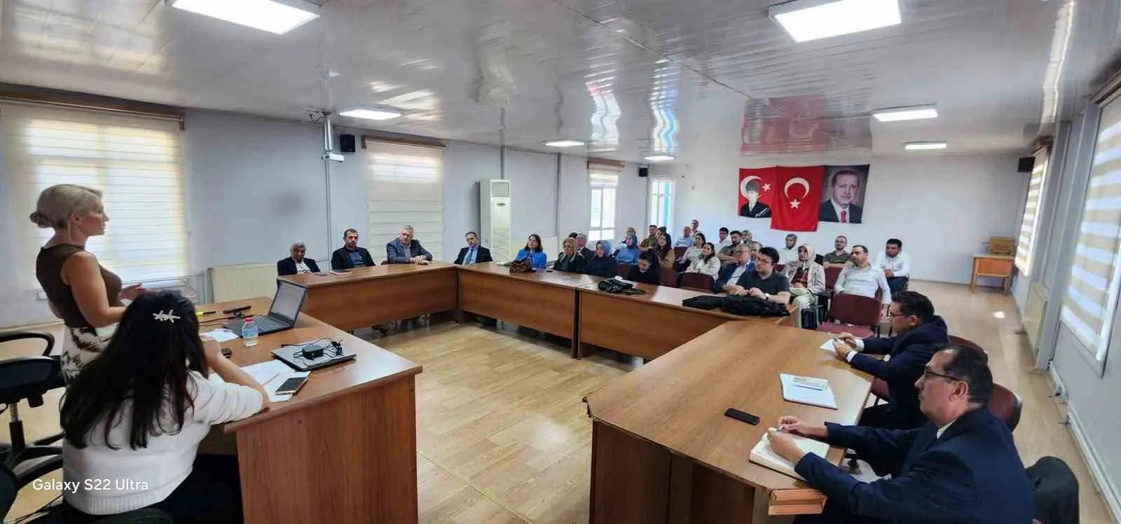 Sarıgöl'de eğitimciler için kritik uyarı: Çocukları risklerden koruma seferberliği