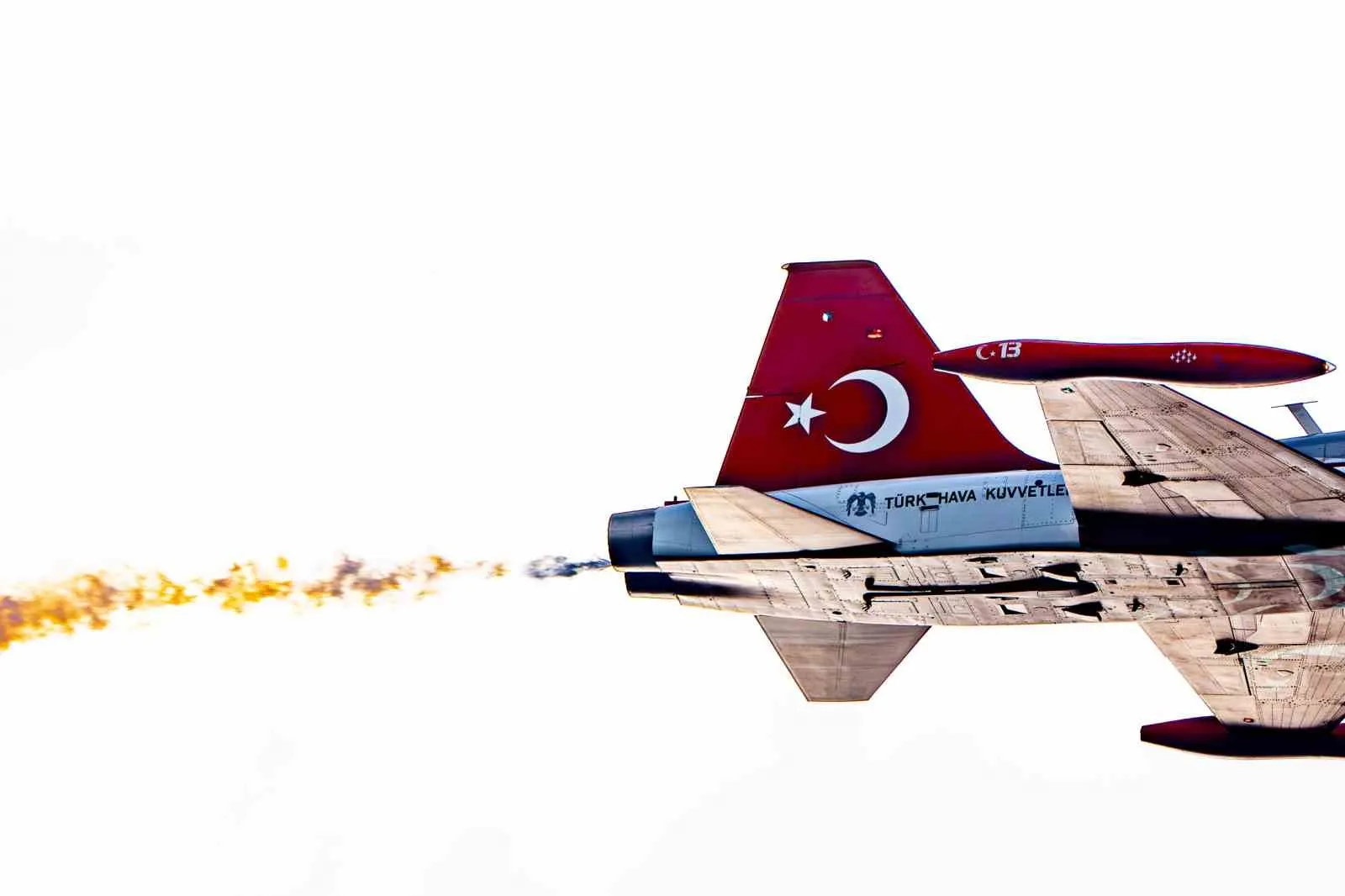 Fethiye semalarında nefes kesen şov: Türk Yıldızları izleyenleri büyüledi