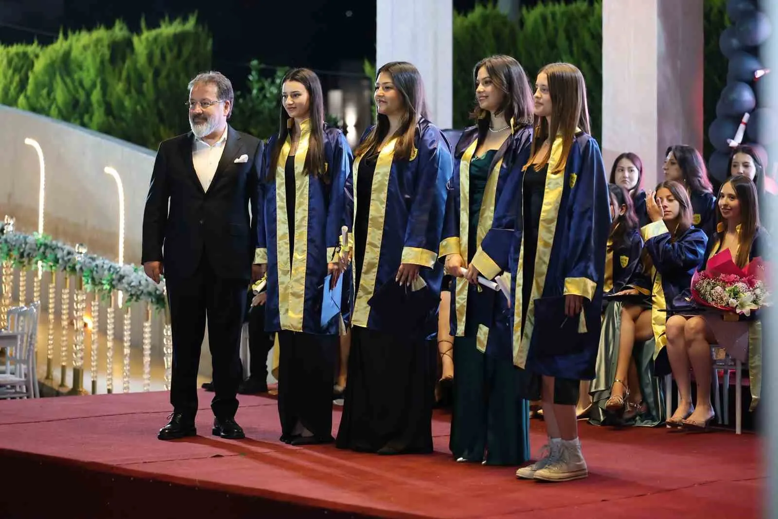 Diplomalar alındı, yeni hedeflere yelken açıldı: MTK Koleji’nde mezuniyet heyecanı