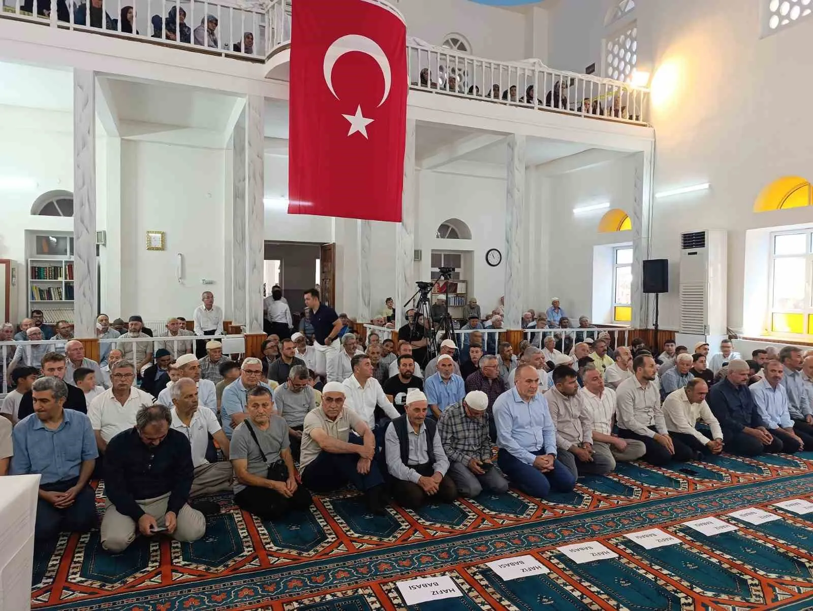 Gördes’te hafızlık geleneğinde yeni dönem: 10 genç icazetle taçlandı