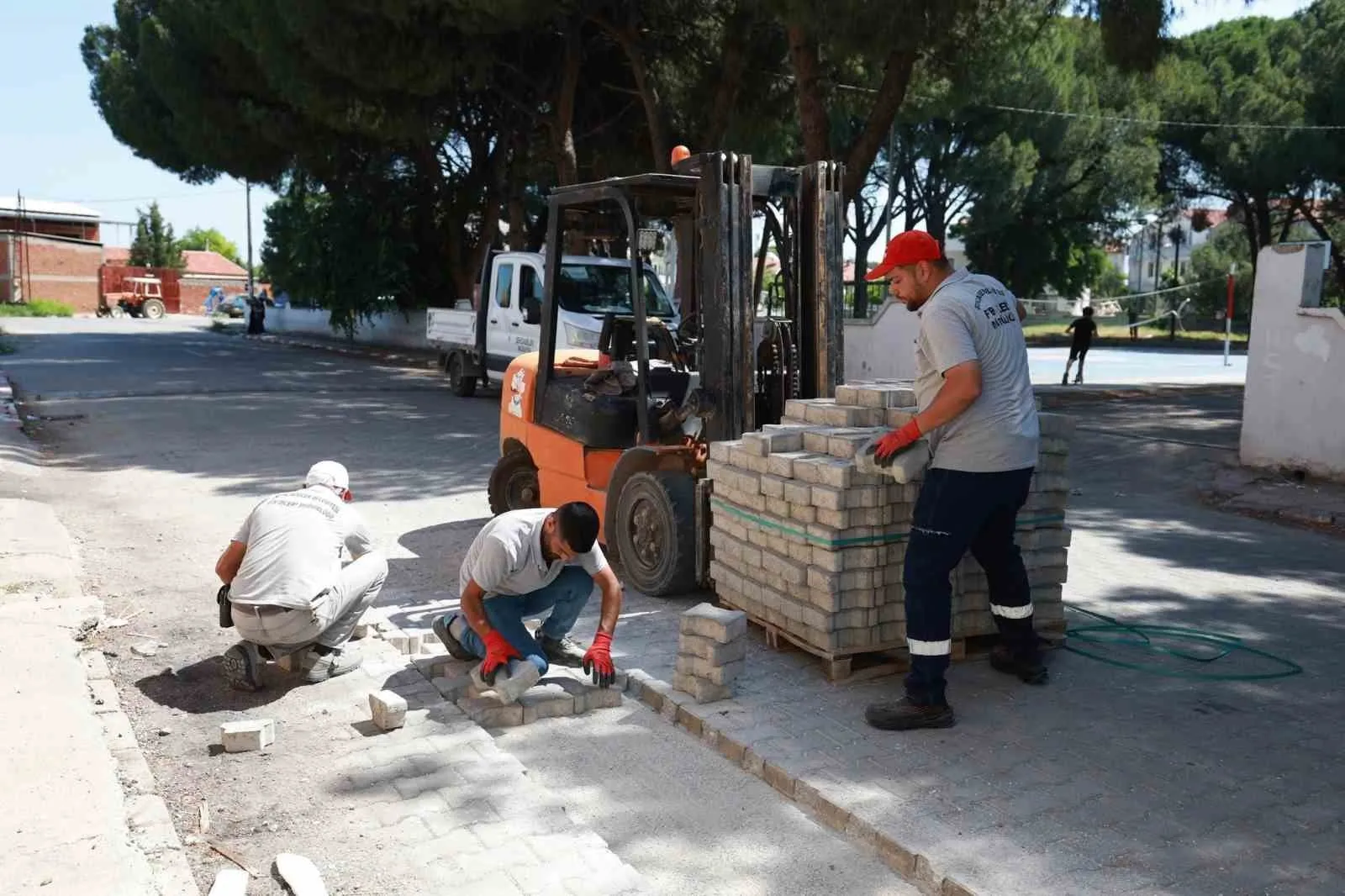 Şehzadeler’de dört mevsim hizmet: 67 mahallede değişim rüzgarı esiyor
