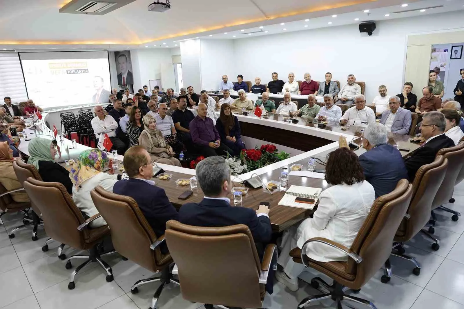Denizli siyasetinde vefa buluşması: Eski yöneticilerle güç tazelediler