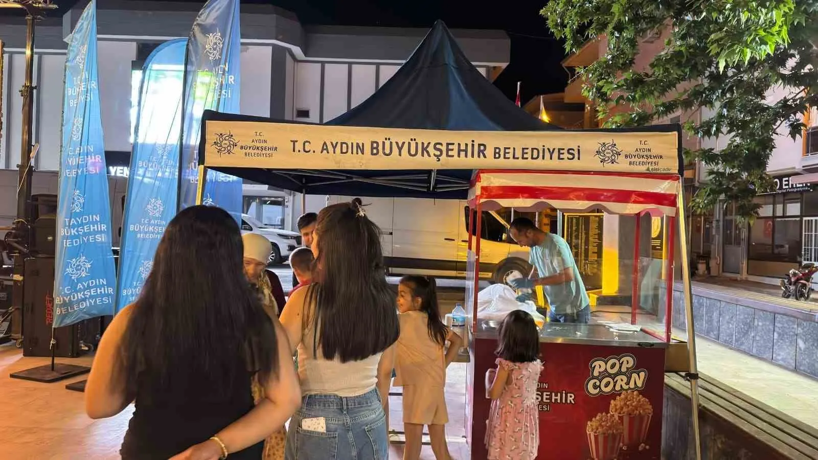 Yenipazar’da nostalji rüzgarları: Yıldızların altında sinema keyfi