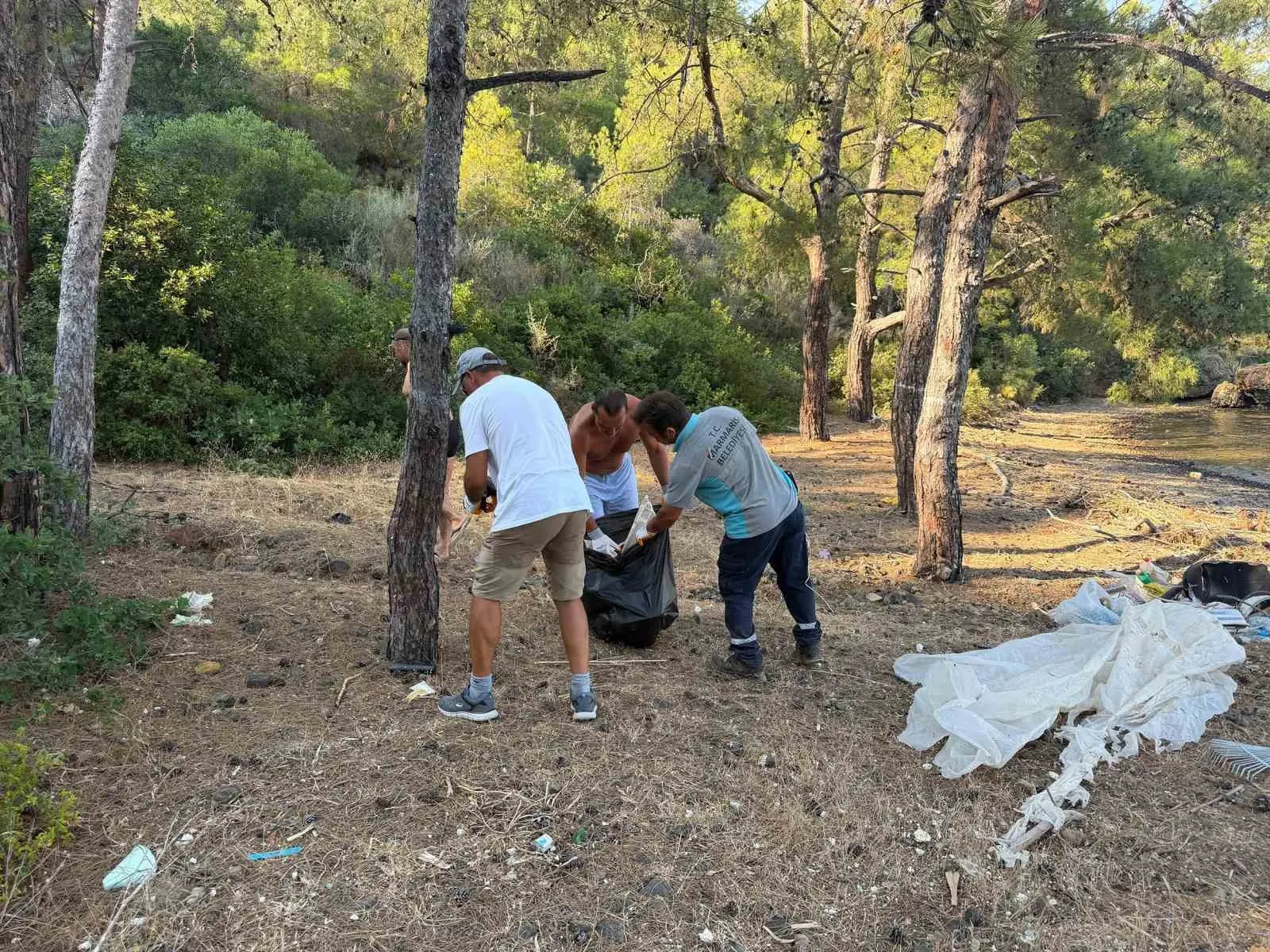 Marmaris’in saklı cennetlerinde büyük temizlik: Gönüllüler kirliliğe karşı birleşti