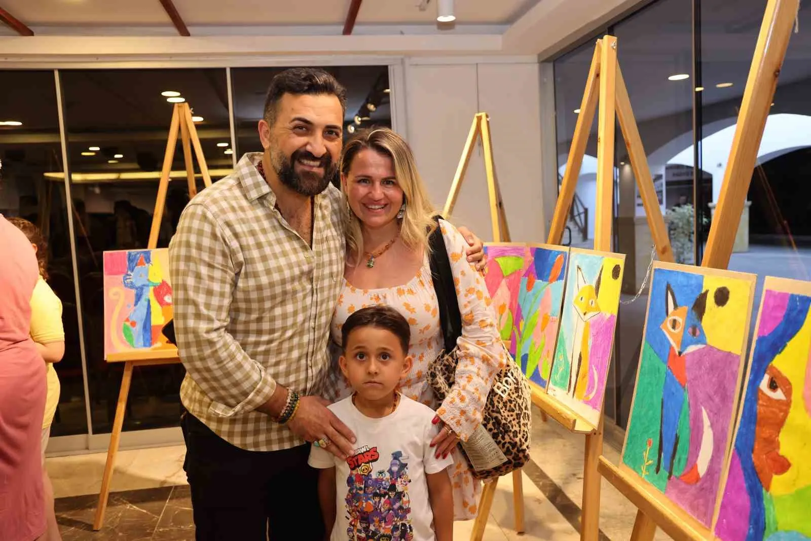 Marmaris’te sanat rüzgarı: 500 yetenek sahne ve sergilerle büyüledi