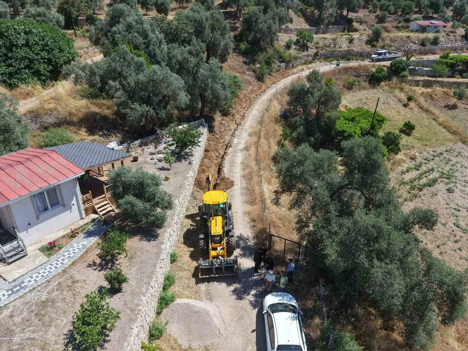 Zeytinköy’de su çilesi bitiyor: Hatlar kamusal alana taşınıyor