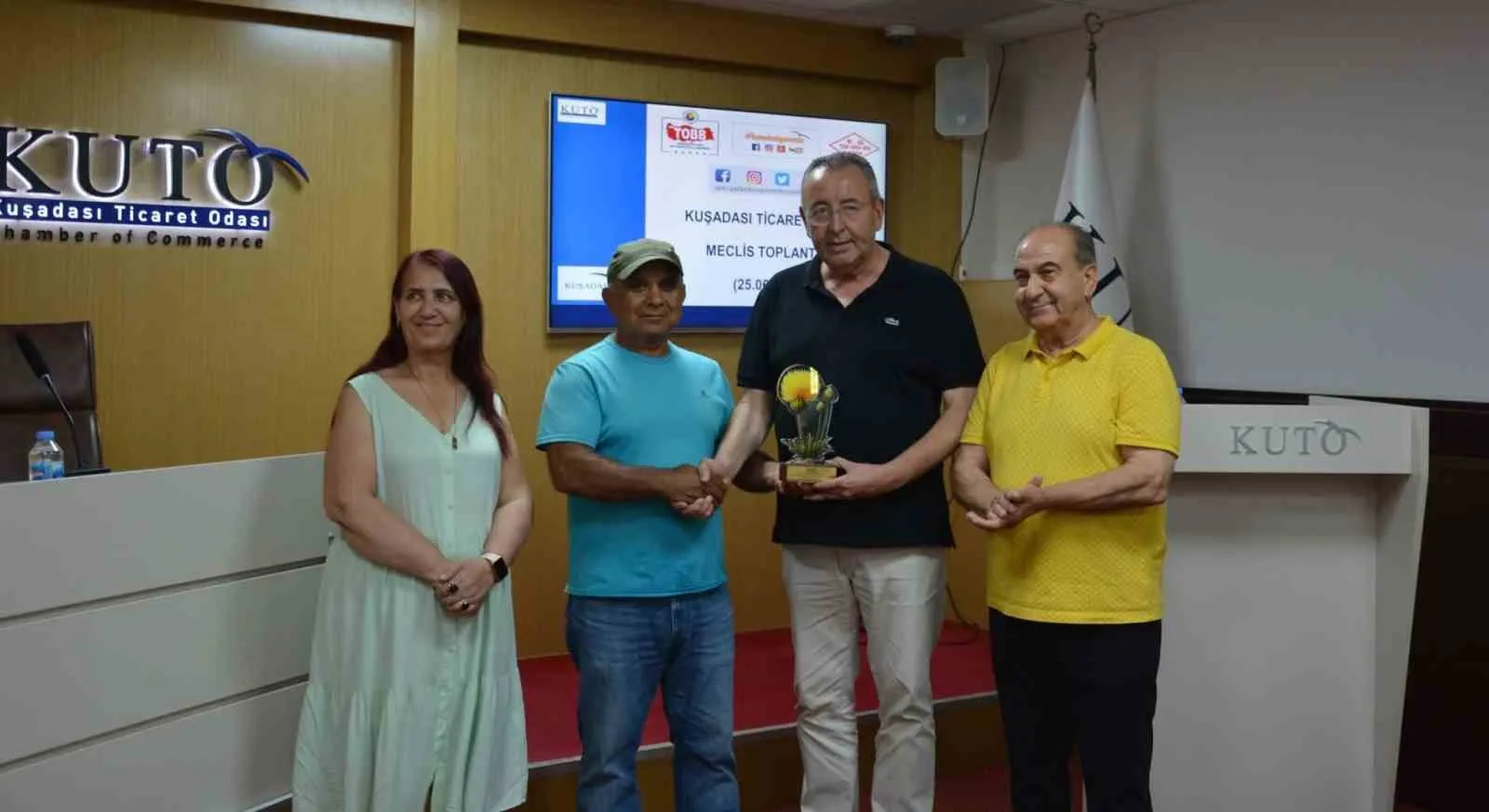 Doğanın koruyucularına anlamlı ödül: Tülüşah çiçeği temalı plaket
