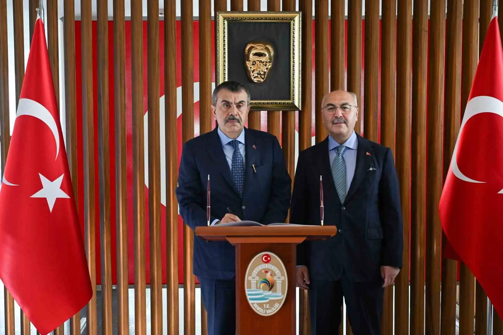Bakan Tekin'den Denizli'ye eğitim karnesi: Altyapı Türkiye standartlarını aştı