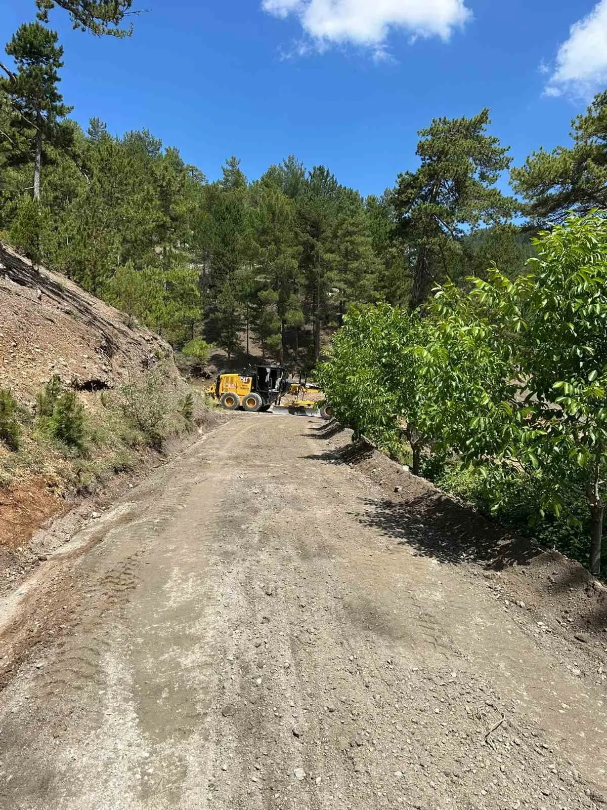 Çameli’nin yolları yenileniyor: Yaylapınar’da asfalt mesaisi başladı