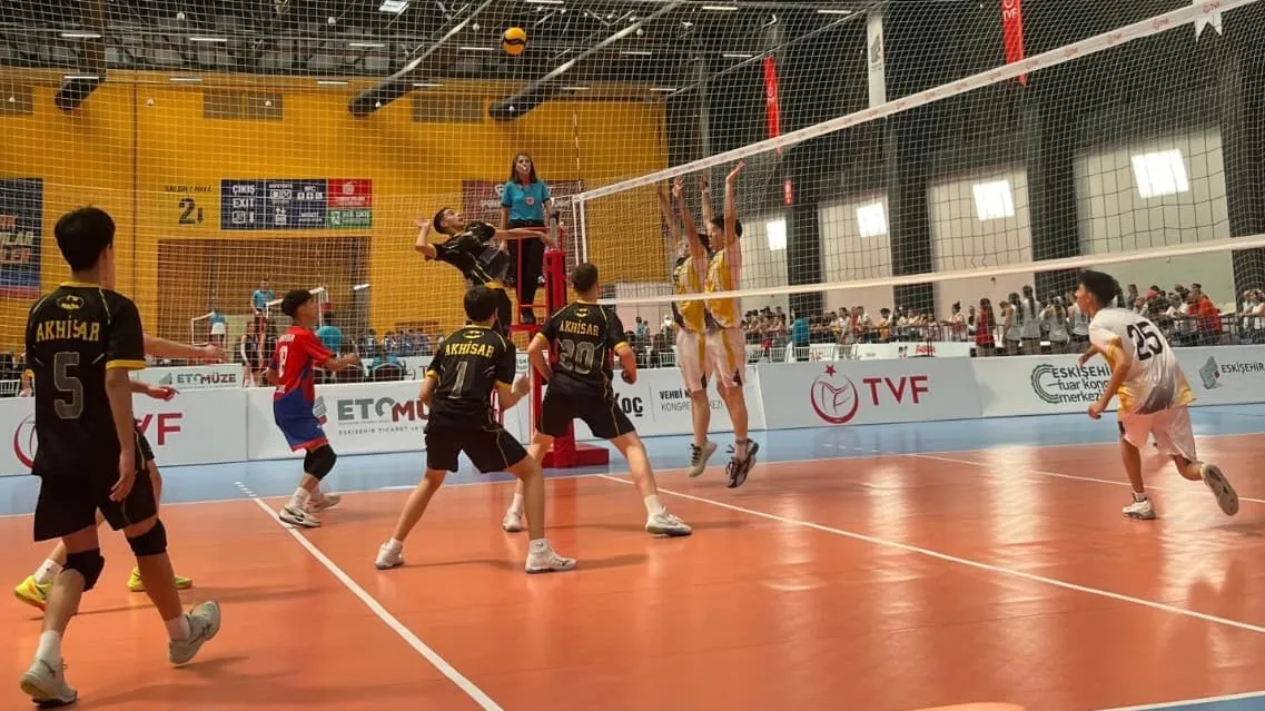 Manisa voleybolunda büyük gurur: Akhisar’dan gelen başarı şehre çifte bilet kazandırdı
